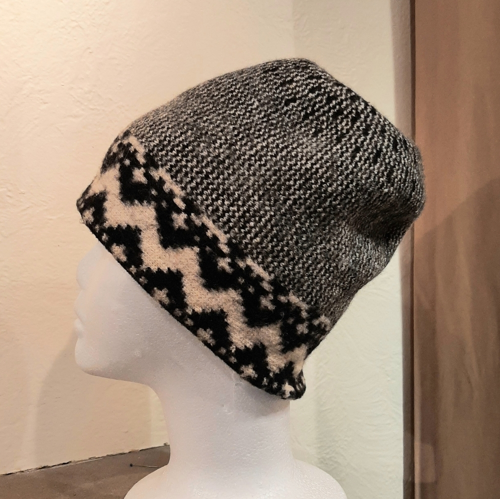 Two knit hats - Picture 6 of 6